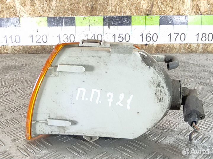 Поворотник правый Volkswagen Polo 1994-1999