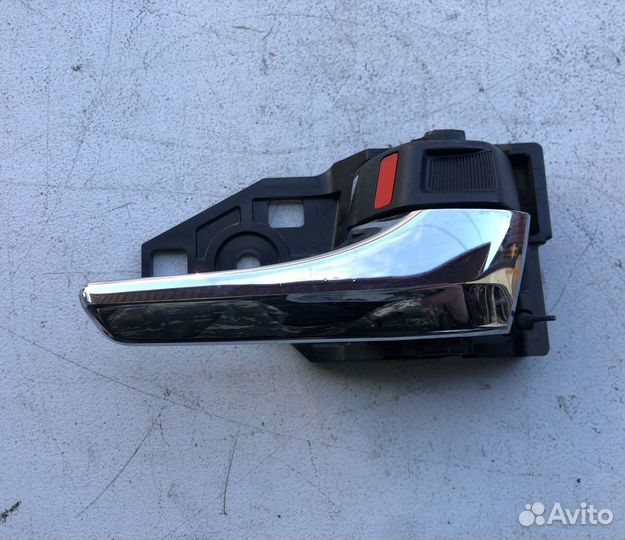 Ручка внутренняя правая Тойота Рав 4 ха40 13-19г