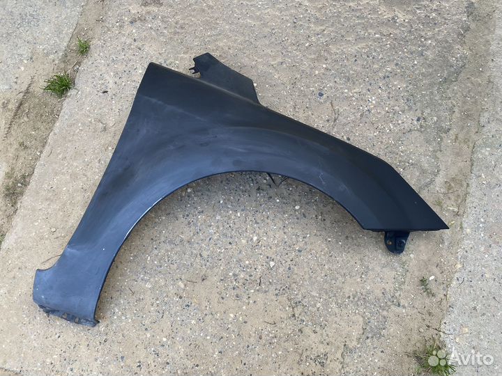 Крыло переднее левое и правое на форд фокус 2