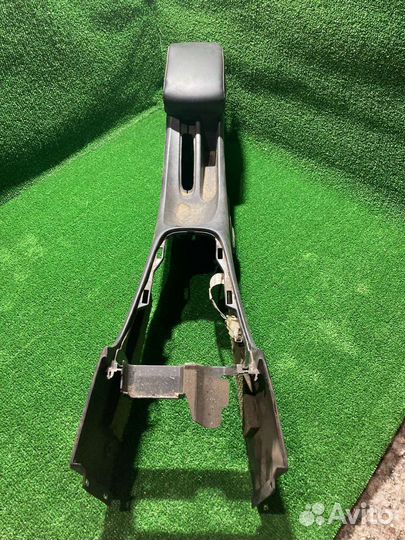 Подлокотник nissan almera n16