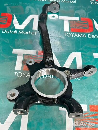 Кулак поворотный передний левый Toyota Land