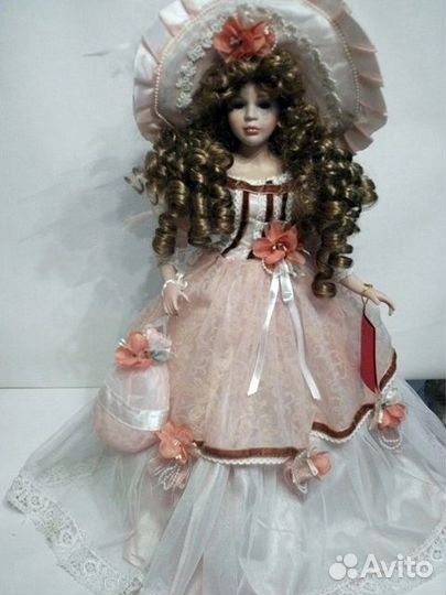 Куклы фарфоровые
