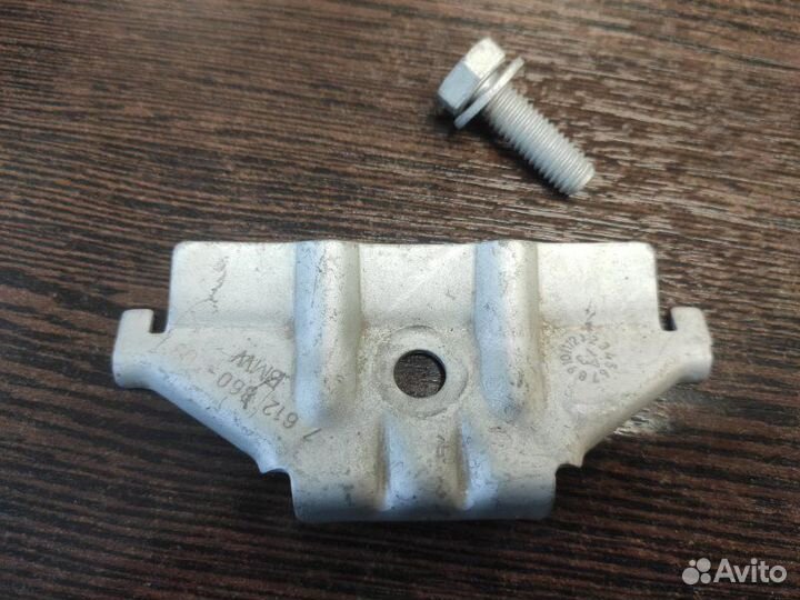 Крепление аккумулятора Bmw X5 50Ix F15 N63N 4.4