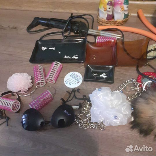 Отдам плойку пакетом бусы браслеты из камней