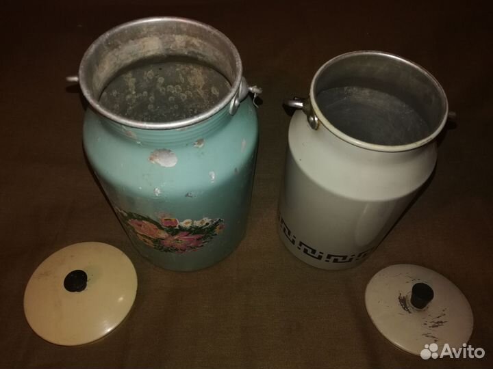 Бидоны, чайник, кухонные принадлежности