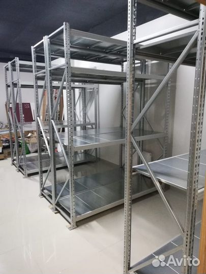 Среднегрузовые стелажи и полочные в наличии