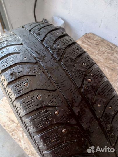 Bridgestone Ice Cruiser 7000 225/65 R17