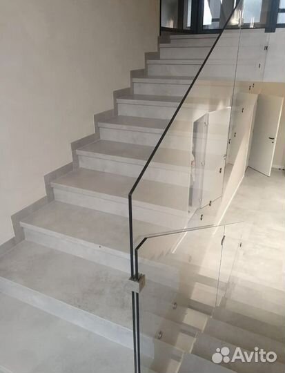 Ограждения для лестниц и балконов из стекла