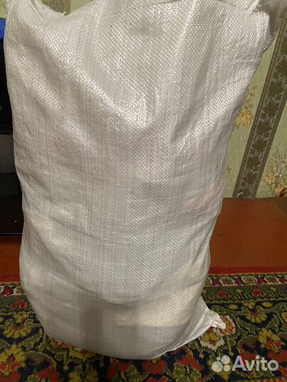 Мешок с вещами на девушку 40-42 размер отдам в дар