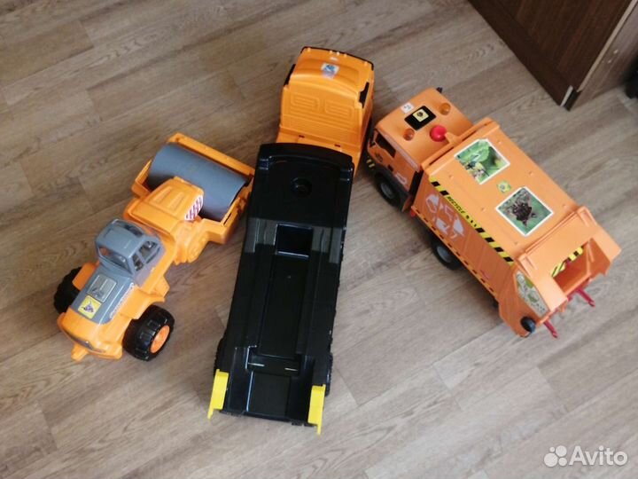 Машины:мусоровоз,каток и тягач набором,цена за все