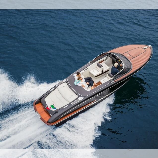 Моторная яхта Riva Iseo