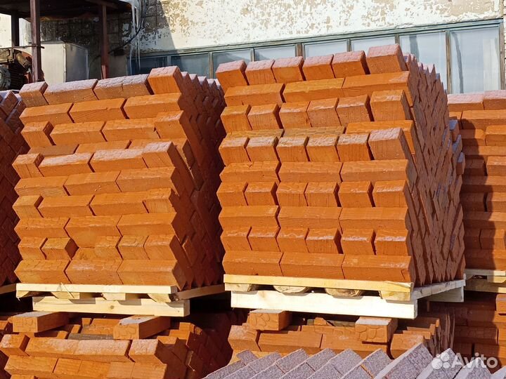 Кирпич красный