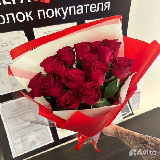 Букет красных роз с оформлением. Доставка