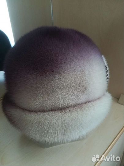 Варежки вязанные. Шапки норковые