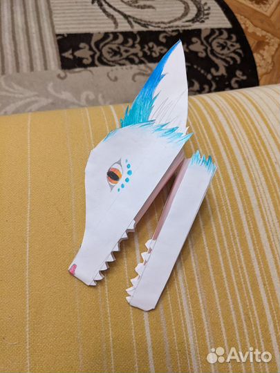 Дракон на руку из бумаги