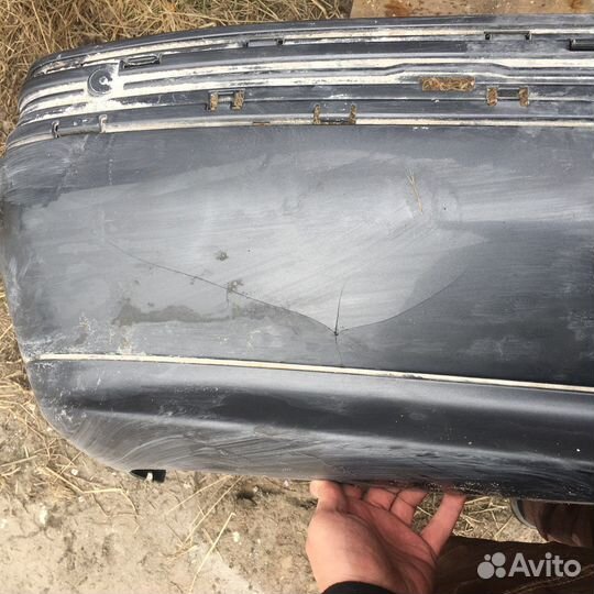 Продам задний бампер на mitsubishi carisma 2003