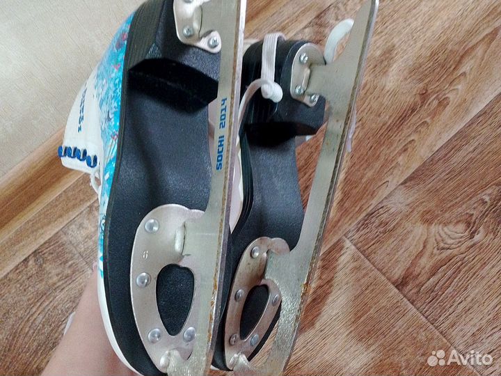 Коньки фигурные