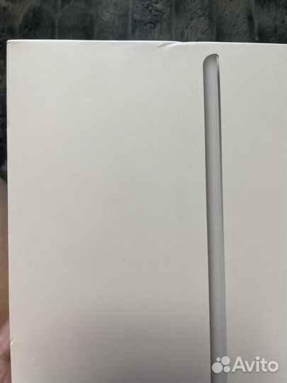 Коробка от iPad 6