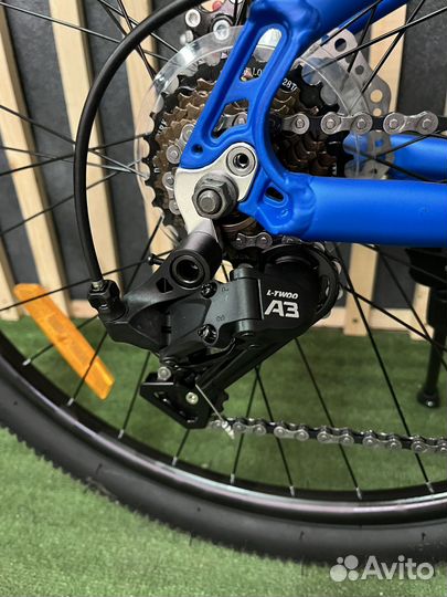 Велосипед с алюминиевой рамой