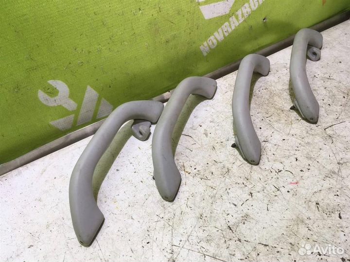 Ручка внутренняя потолочная Фольксваген Пассат Б