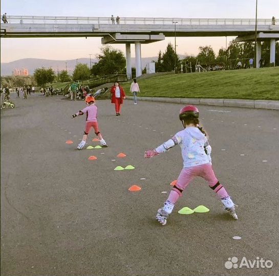 Инструктор по роликам