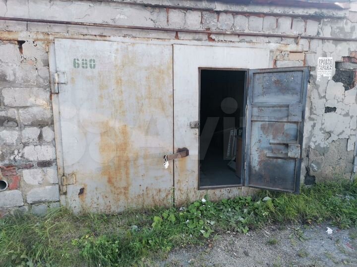 Гараж, > 30 м²