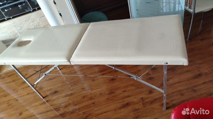 Массажная кушетка