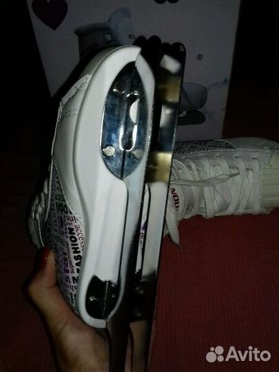 Ледовые коньки для девочки новые