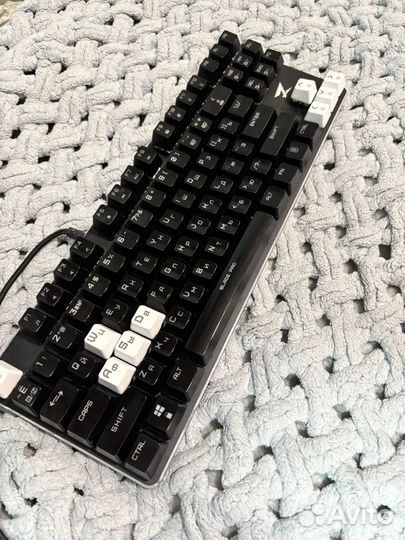 Игровая клавиатура с подсветкой