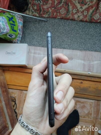 iPhone 8, 64 ГБ