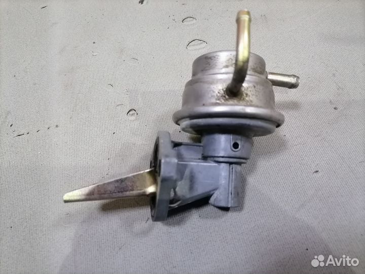 Насос топливный механический 1.8 SF VW Golf II 198