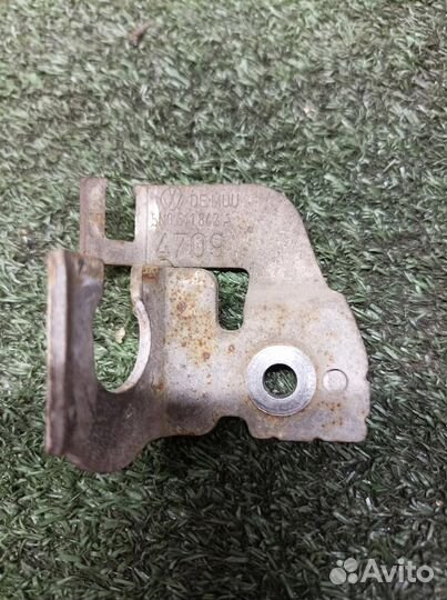 Кронштейн (сопут. товар) VW Tiguan 2007-2011