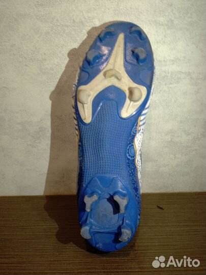 Футбольные бутсы