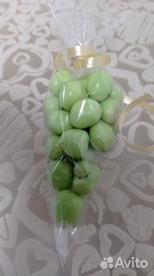 Конфеты драже орехи и ягоды в натуральном шоколаде