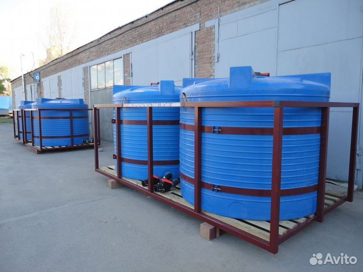 Емкости в обрешетке 10000л