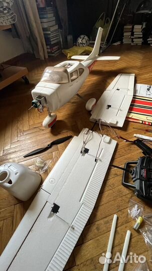 Радиоуправляемый самолет