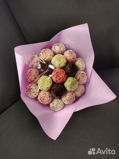 Букет - 19 Пионов из Бельгийского Шоколада