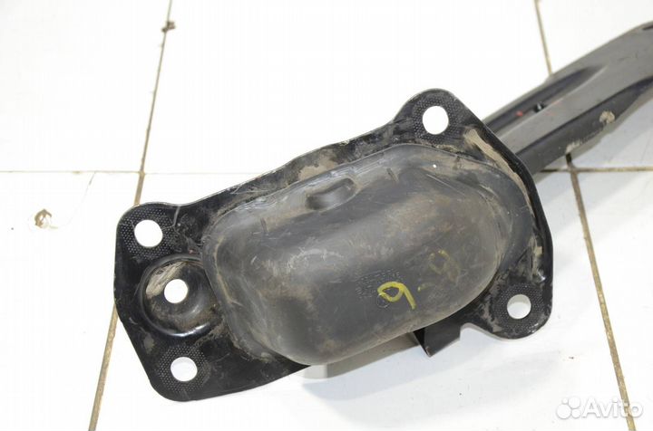 Рычаг продольный задний правый Volkswagen Passat