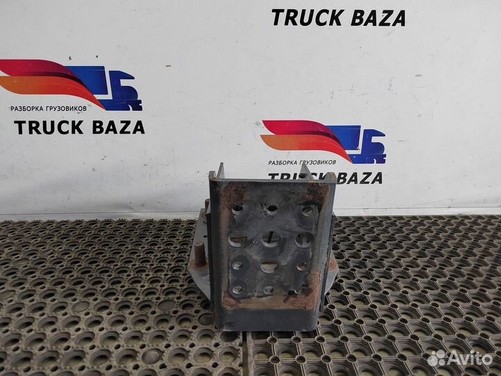 Кронштейн запасного колеса