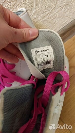 Коньки женские 37- 38 размер