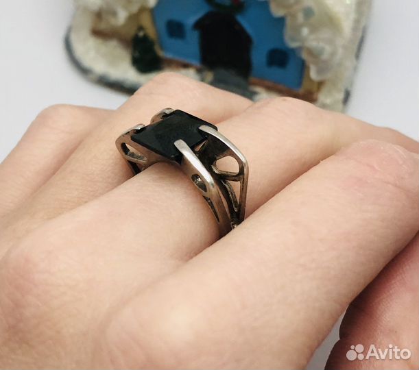 Серебряное кольцо