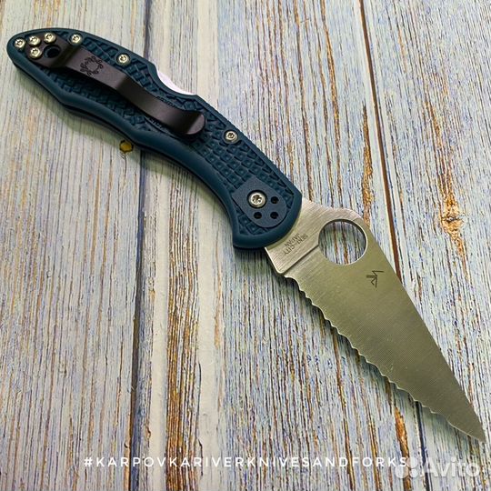 Spyderco Delica 4 K390 Serrated, Япония