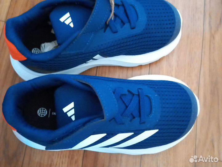 Кроссовки Adidas новые