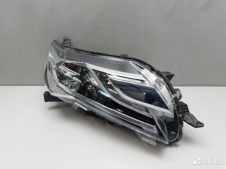 Фара правая Mitsubishi Pajero Sport