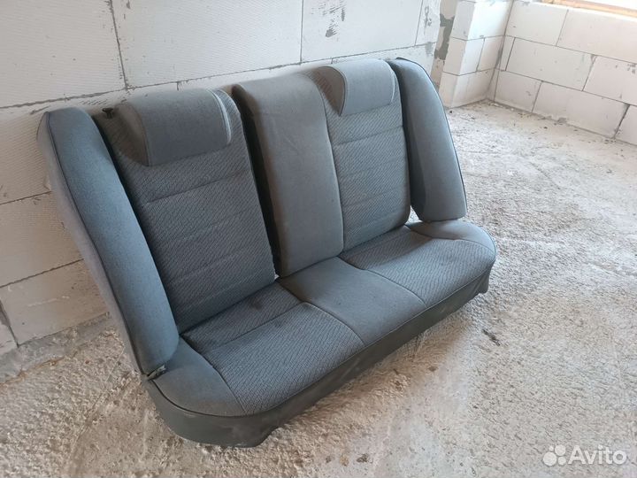 Заднее сиденье на mazda 626
