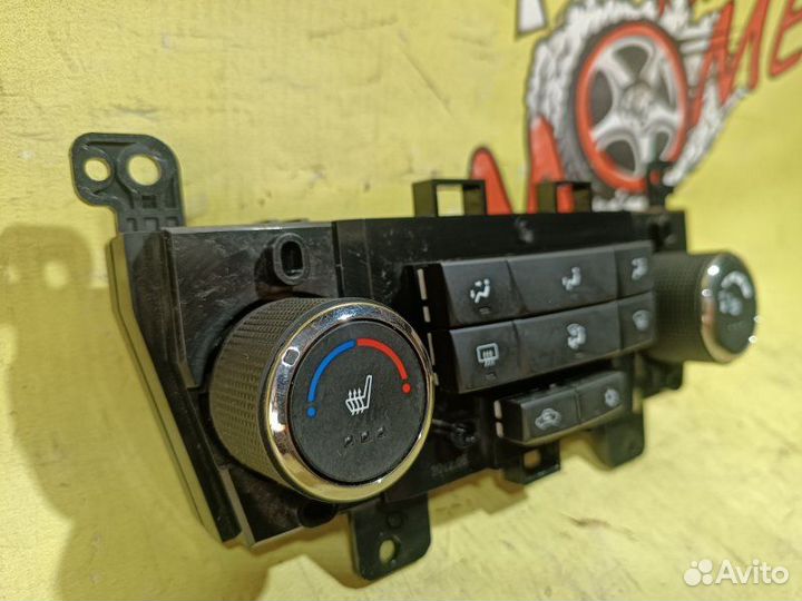Блок управления отопителем Chevrolet Cruze седан