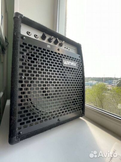 Бас-гитара 4 струны + комбик