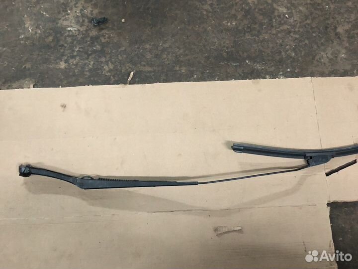 Skoda rapid Поводок щёток