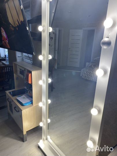 Зеркало с подсветкой