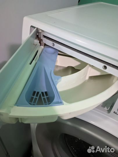 Стиральная машина Ariston 6кг узкая